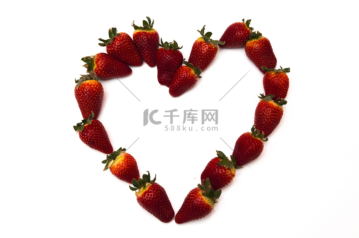 心形草莓图片素材-编号13762212-图行天下
