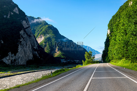 格鲁吉亚风景秀丽的军事公路，高加索山脉高清摄影大图 千库网