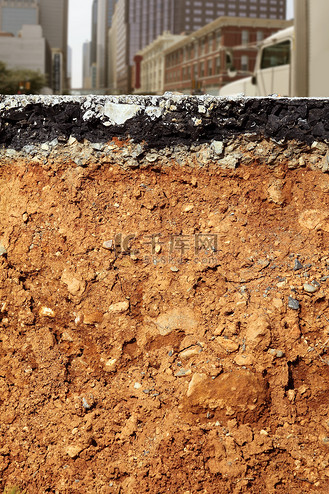 破碎的城市道路开挖地震横截面
