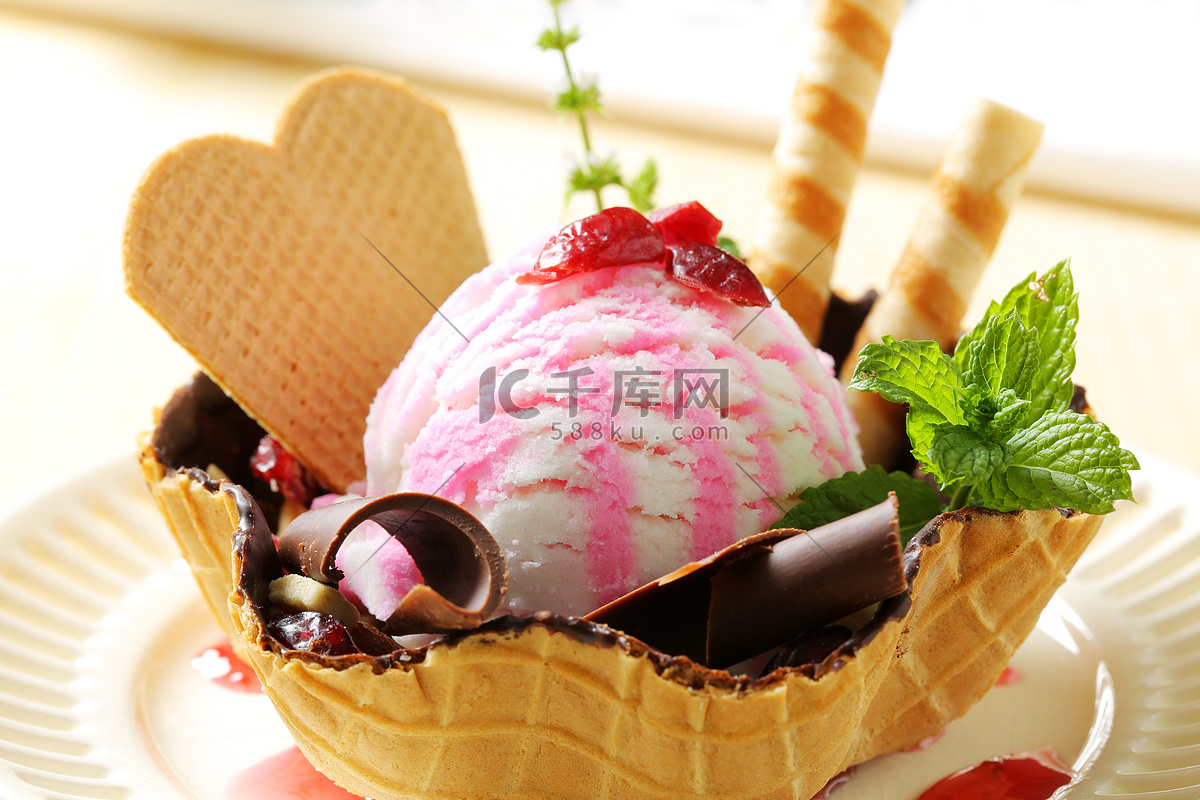 圣代冰淇淋摄影图__其他_餐饮美食_摄影图库_昵图网nipic.com