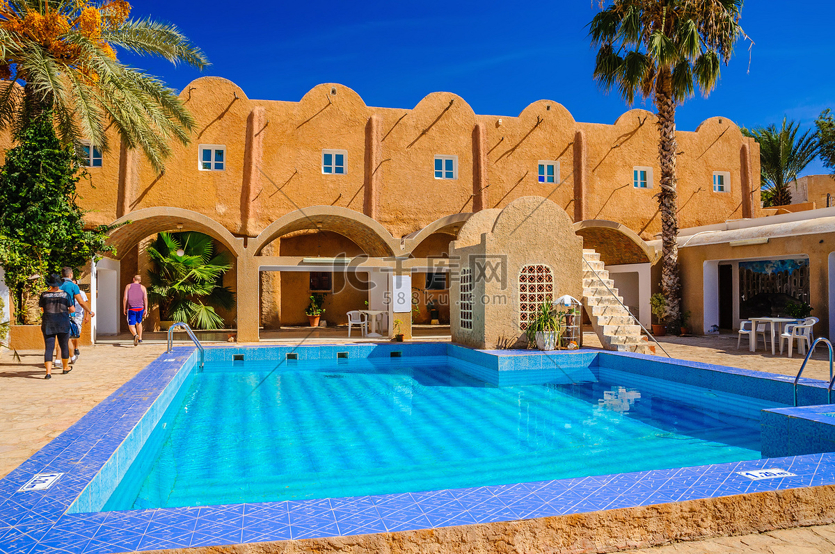 撒哈拉沙漠带游泳池的度假酒店 图库摄影片. 图片 包括有 反映, 咖啡馆, 摩洛哥, 休闲, 手段, 游泳池边 - 182885577
