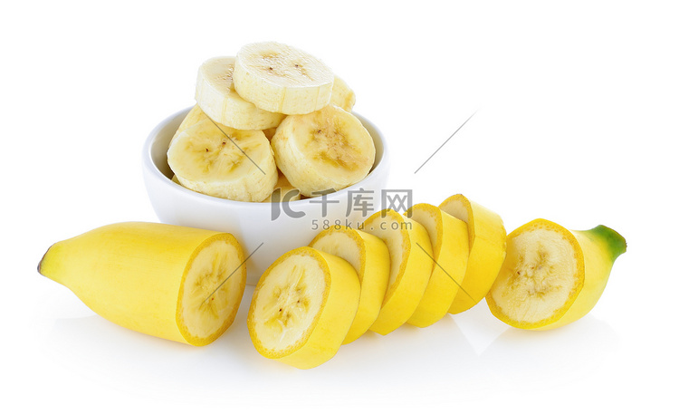 白色背景中碗中的切片香蕉高清摄影大图-千库网
