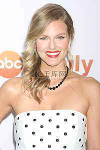 Chelsey Crisp 在 ABC TCA 夏季新闻巡回演出 2015 派对上，贝弗利希尔顿酒店，比佛利山庄，加利福尼亚州 08-04