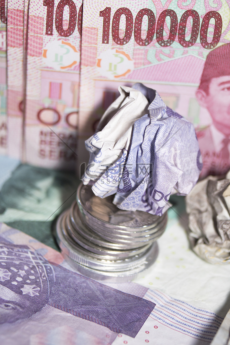 宏观特写皱巴巴的印尼盾钱高清摄影大图-千库网