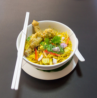 khao sawy 泰国北部面条咖喱鸡汤