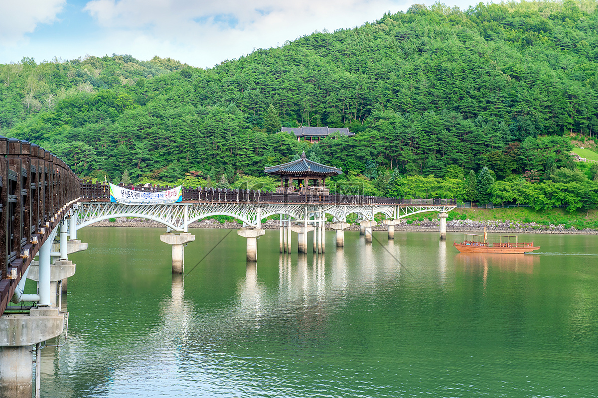 【翻译】《魔法使之夜》奈须蘑菇、小山广和与深泽秀行专访 – 柚知新闻