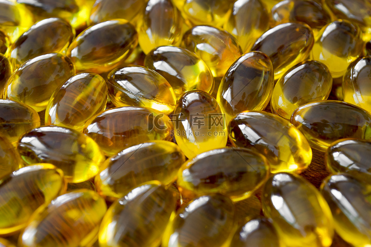 几颗黄色药丸 Omega-3高清摄影大图-千库网