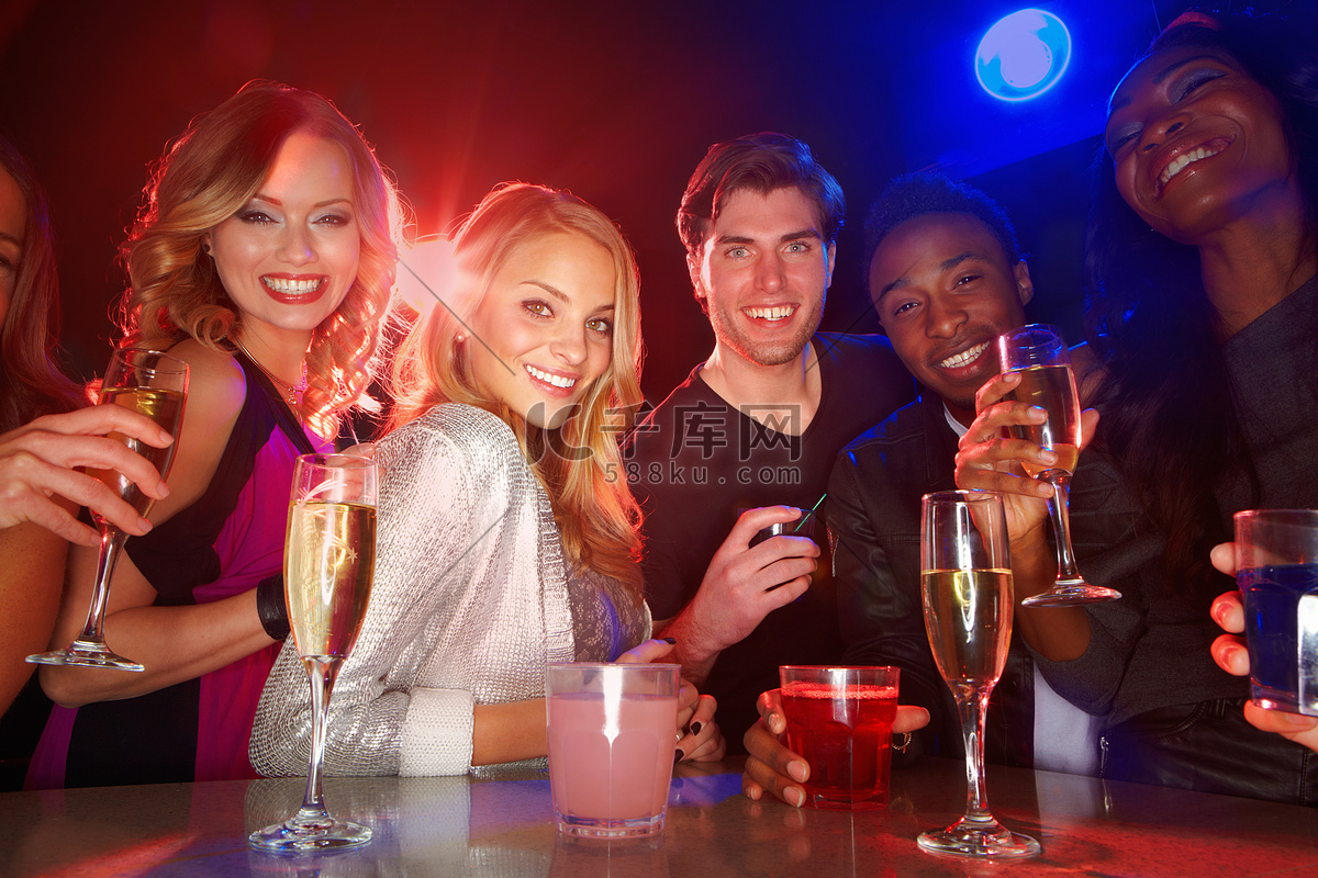 夜总会 