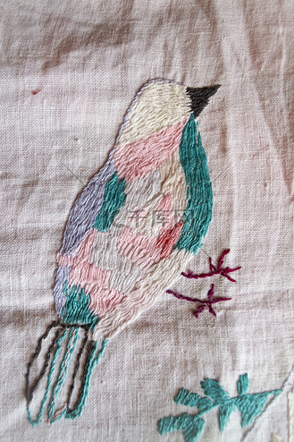 白色织物上的鸽子手工刺绣光滑装饰,白俄罗斯复古民间刺绣,19 世纪下