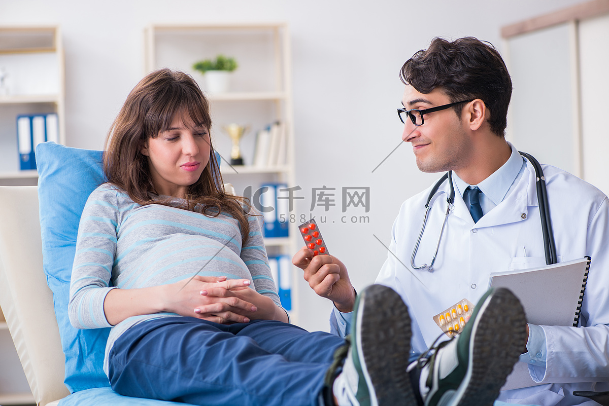 孕妇就诊咨询高清摄影大图-千库网