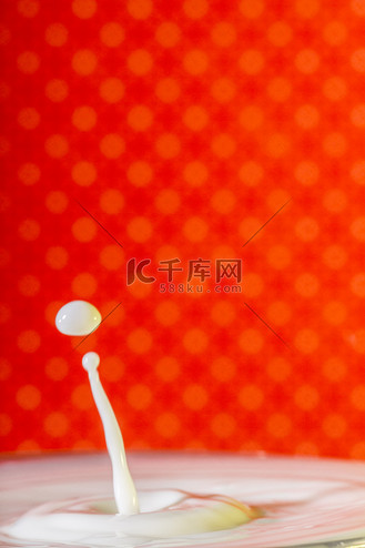 牛奶一滴图片_牛奶一滴素材-牛奶一滴图片大全-千库网