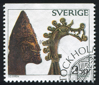 雕刻骨头的维京人头