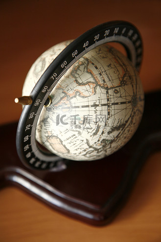 小复古地球仪