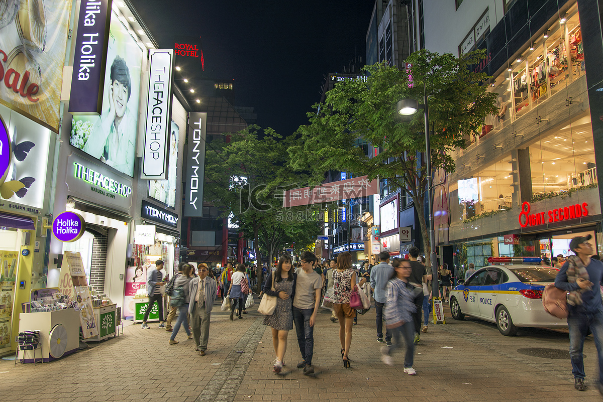 2023春夏首尔时装周街拍 这次的首尔时装周街拍很平庸……__财经头条