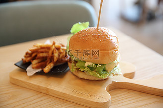 日式牛肉汉堡