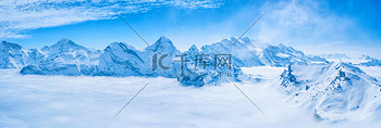 从S欣赏瑞士天际线的令人惊叹的雪山全景