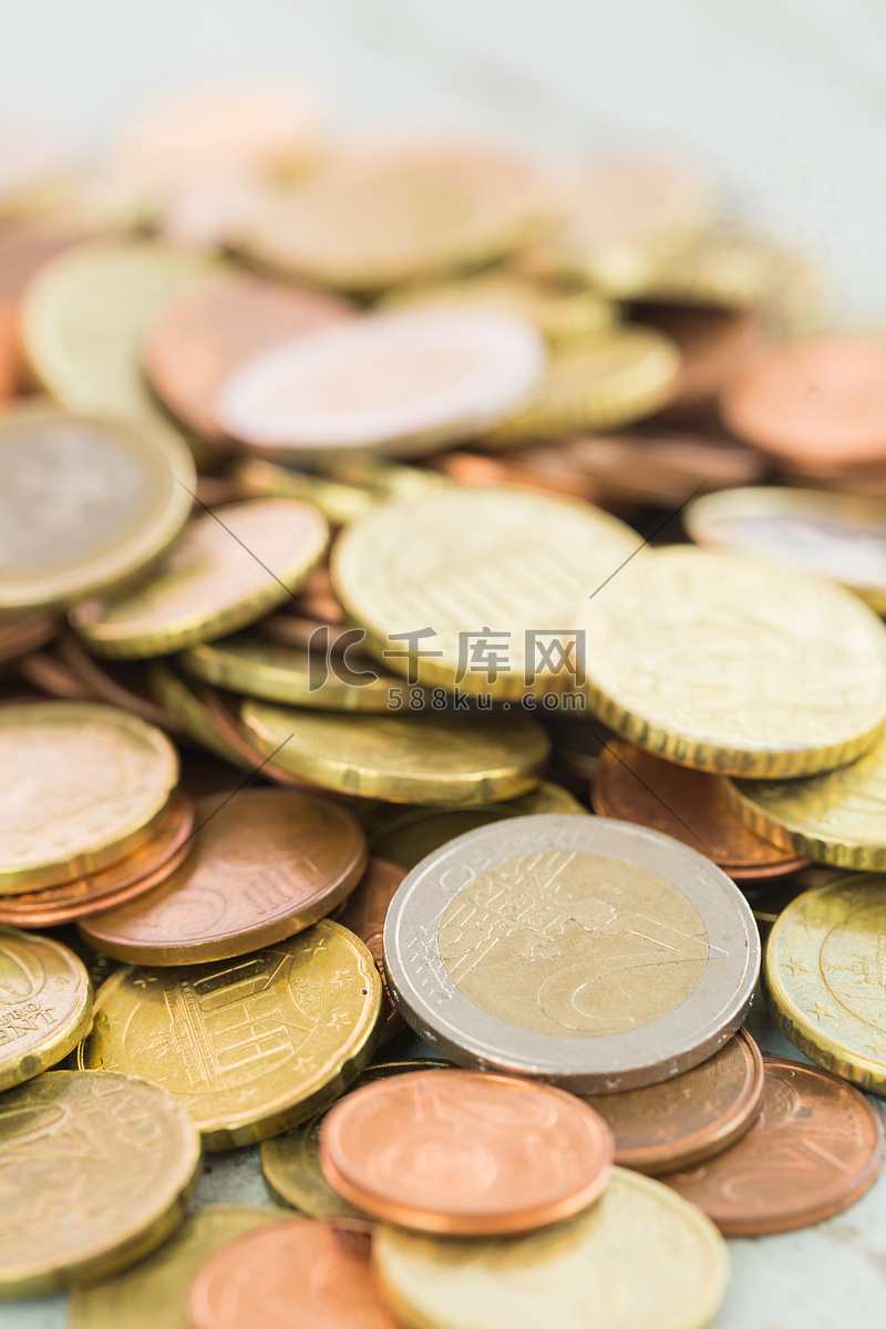 堆各种欧元硬币高清摄影大图-千库网