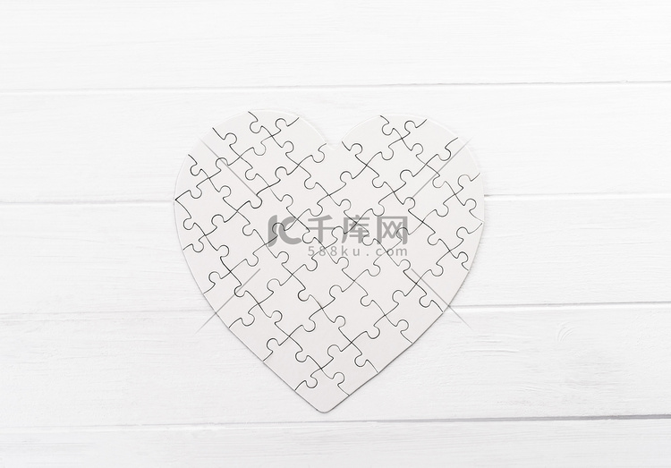 拼图以心的形式高清摄影大图-千库网