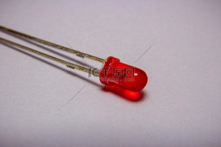 红色发光二极管 (LED) 的特写照片高清摄影大图-千库网