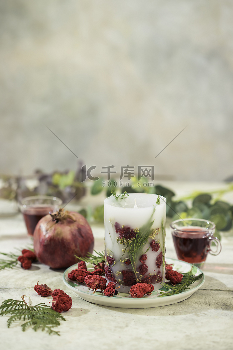 Handmade candles with dried flowers unique design. Scented candles