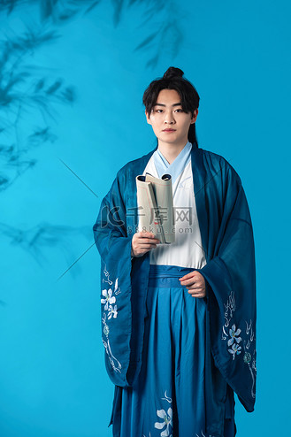 古风坐姿男子图片素材_拿着书的古风男子