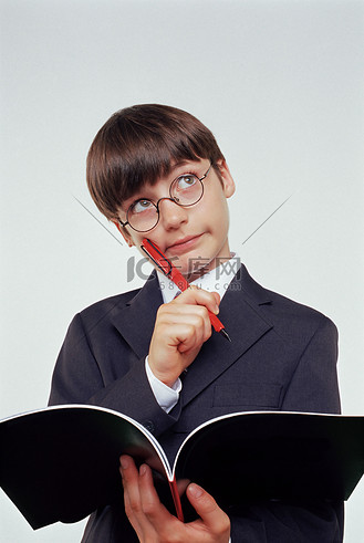 聪明的男学生