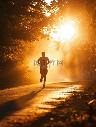 迎着阳光晨跑跑步的人锻炼运动