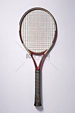 印有“胜利者”和“球员”字样的网球拍