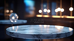空白大理石桌面，用于在夜生活背景下展示产品 3d 渲染