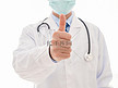 医生伸出大拇指为病人点赞鼓励摄影照片