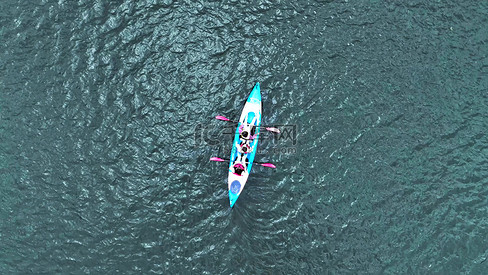 航拍假日旅游湖中漂流夏日漂流皮划艇模板