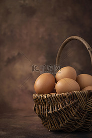 鸡蛋暗调风格图片