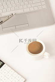 一杯咖啡办公学习工作白色背景