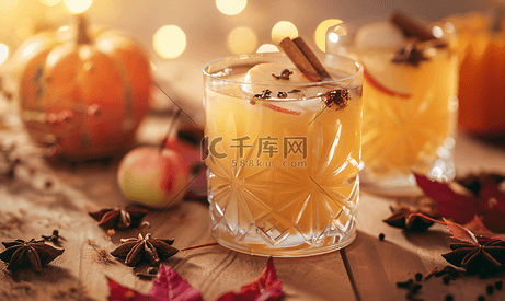 秋季香料苹果酒鸡尾酒