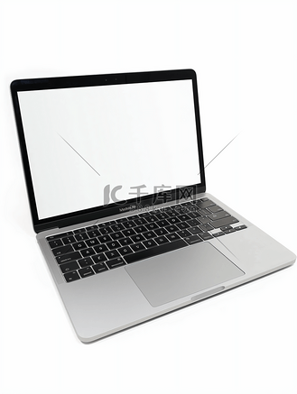 白色背景上有空白空间的隔离笔记本电脑