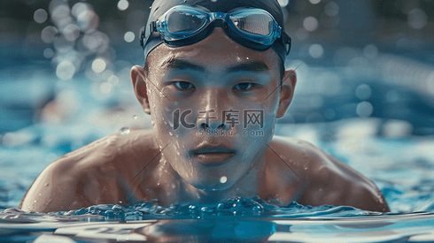 泳池中游泳的男性摄影4