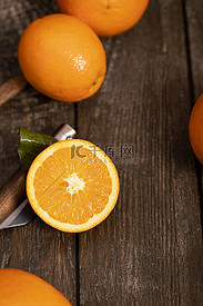 木桌上的水果橙子背景