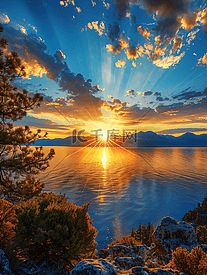 加利福尼亚州太浩湖十一月的日落