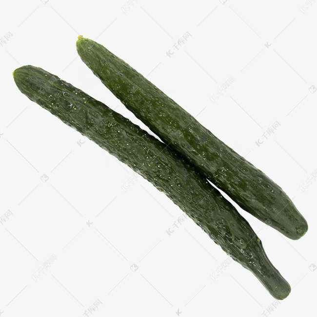 两根新鲜黄瓜
