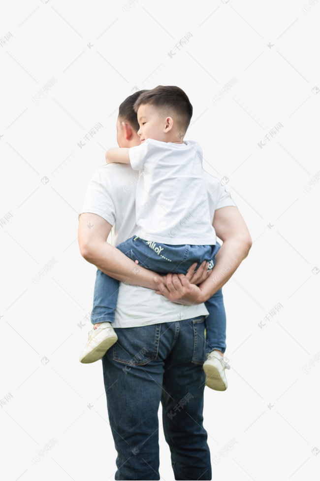 父亲背着孩子的背影图片