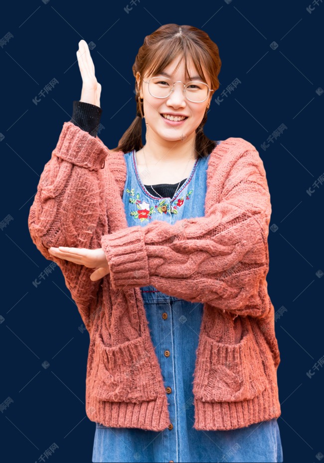 女孩网红打卡举手