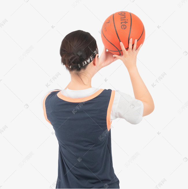 投篮的美女运动员背影