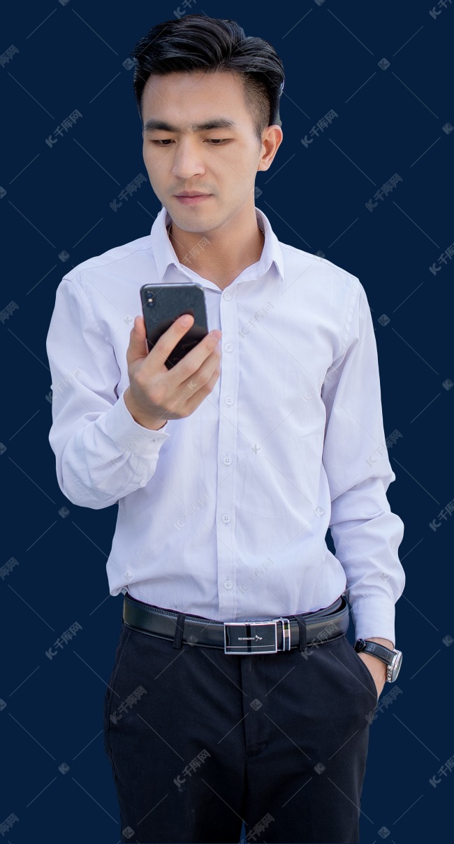 商务男性看手机素材图片免费下载-千库网