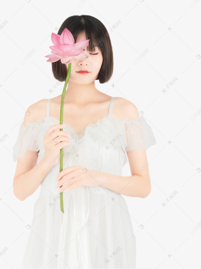 夏季女孩人物手拿荷花