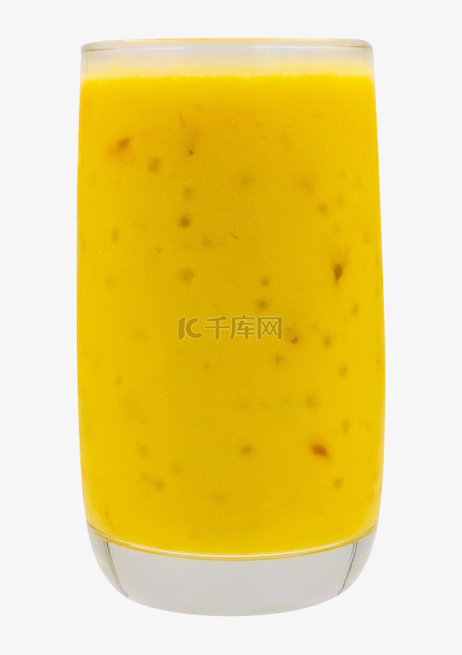 玻璃杯芒果汁