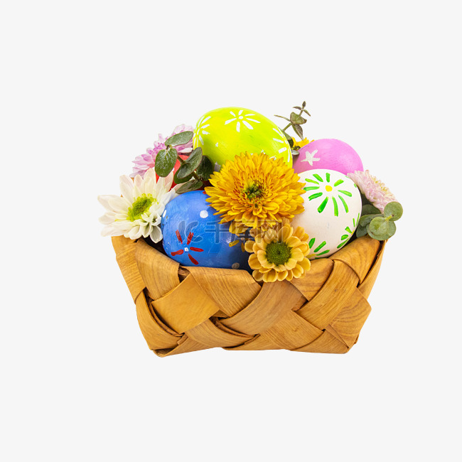 一篮子复活节彩蛋和鲜花