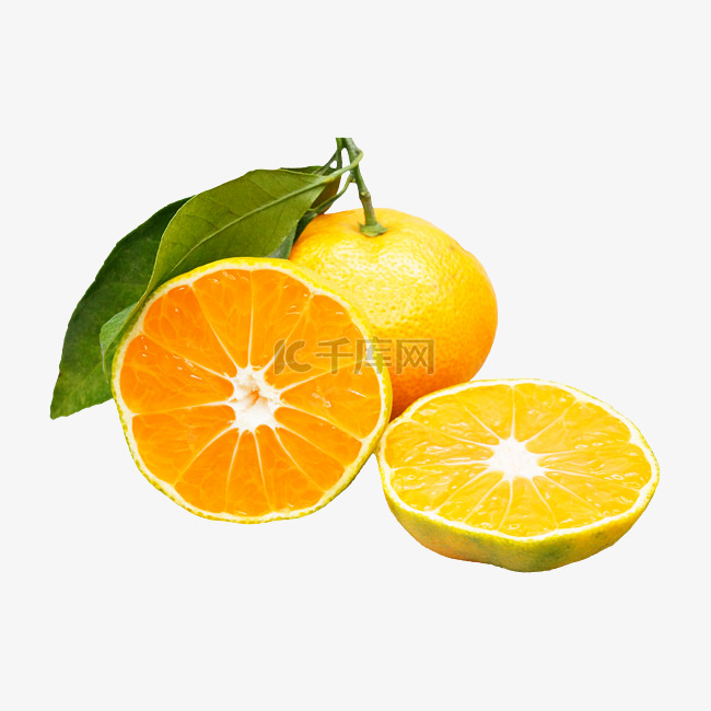 切开的黄色橘子