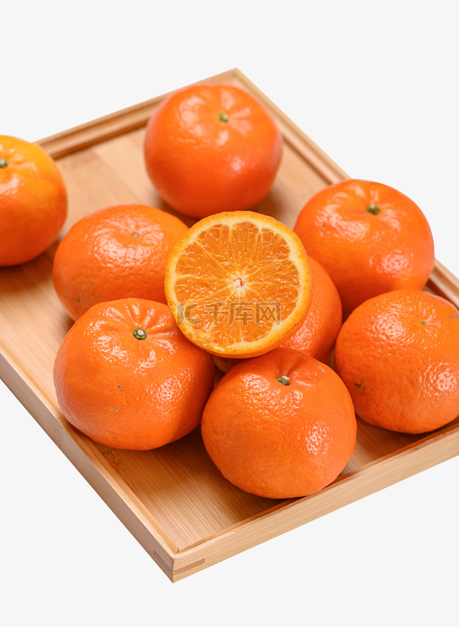 一盘新鲜橘子橙子水果