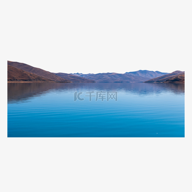 羊卓雍措湖湖面
