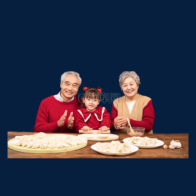 除夕爷爷奶奶和孙女一起包饺子